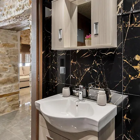 Anassa 12 Luxury Two Bedroom Apartment Heraklion  Exterior photo