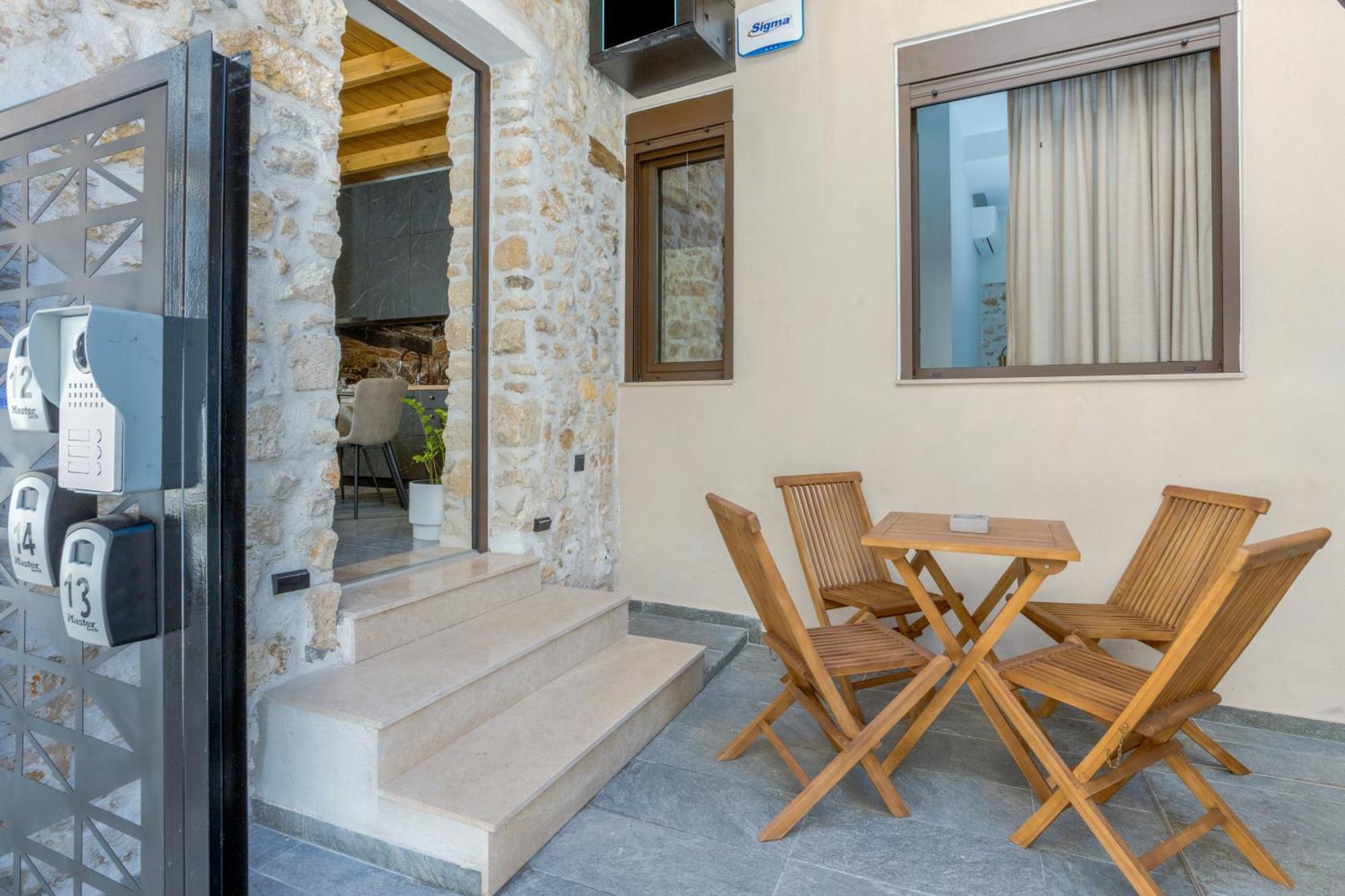 Anassa 12 Luxury Two Bedroom Iraklio