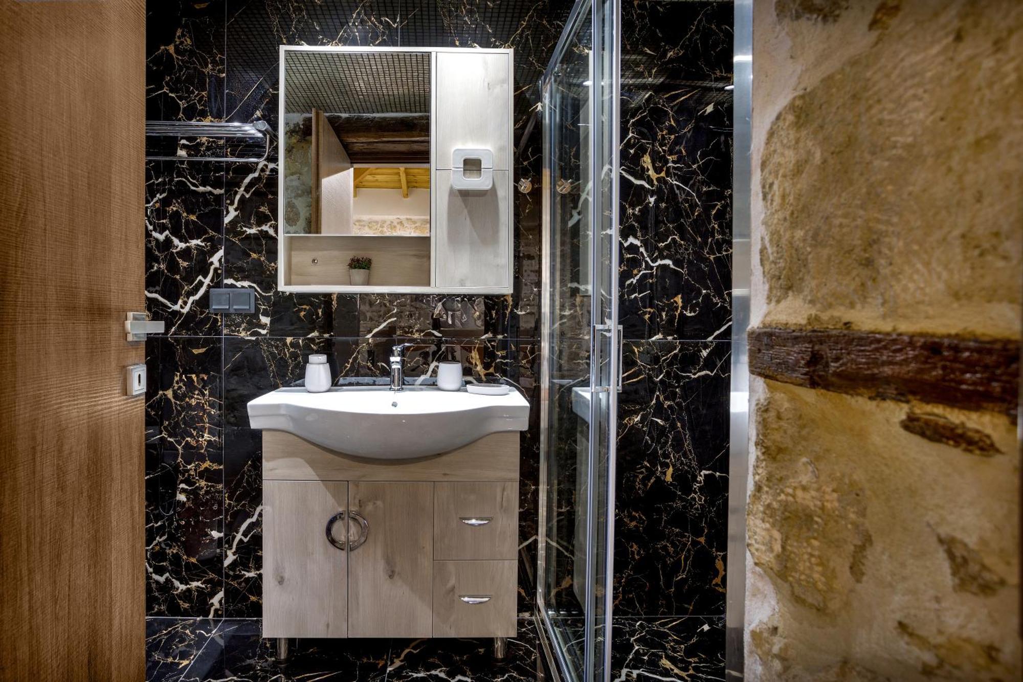 12 Anassa Luxury Group Apartment